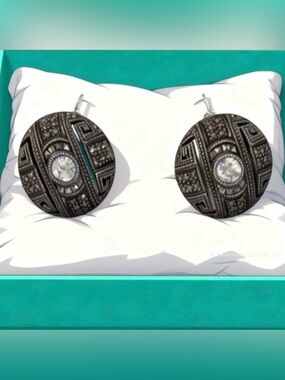 “VINTAGE” Authentic Judith Jack Earrings!